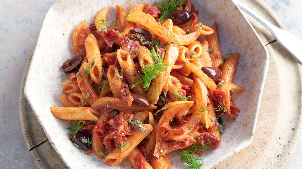 Fenchel-Tomaten-Pasta mit Coppa und Oliven